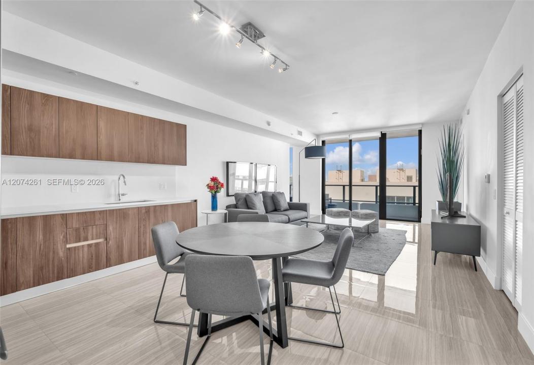 2960 NE 207th St 1102, Aventura, Flórida 33180, Estados Unidos