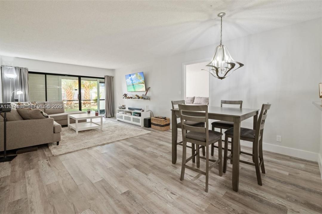 301 Racquet Club Rd 104, Weston, Floride 33326, États-Unis