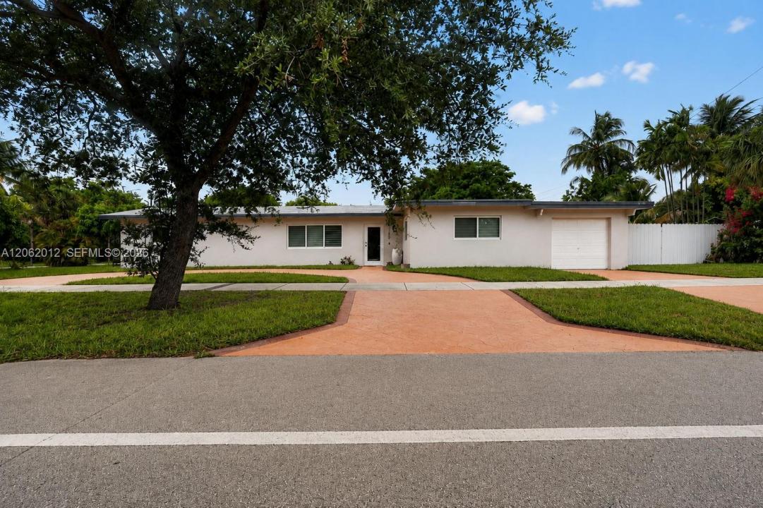 17200 NE 15th Ave, North Miami Beach, Floride 33162, États-Unis