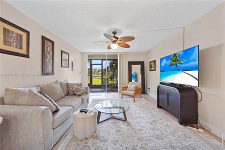 3241 Holiday Springs Blvd 106, Margate, Florida 33063, USA