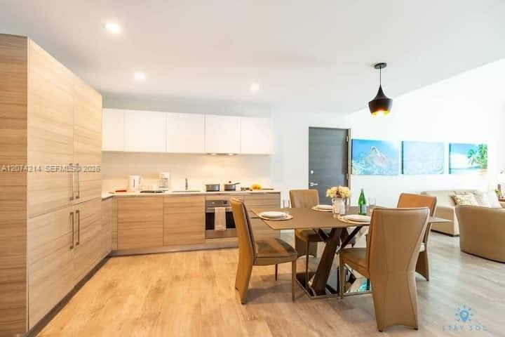 777 N Ocean Dr N423, Hollywood, Florida 33019, USA