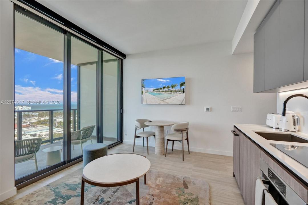 580 72nd St 905, Miami Beach, Floride 33141, États-Unis