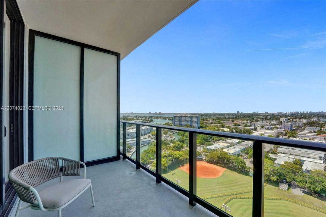 580 72nd St 1513, Miami Beach, Floride 33141, États-Unis