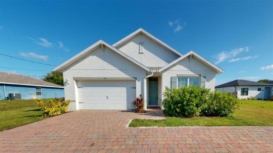 513 Nelson Rd N, Cape Coral, Florida 33993