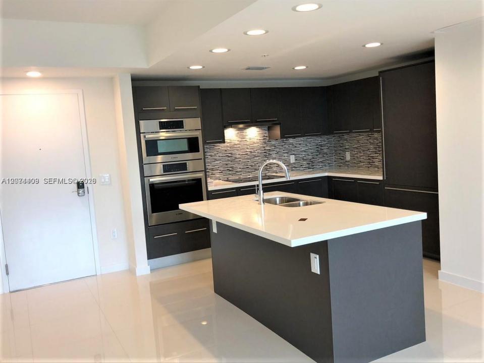 7875 NW 107th Ave 406, Doral, Florida 33178, Stati Uniti