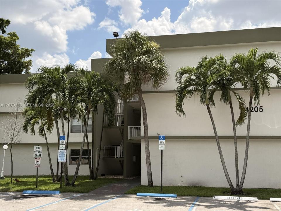 4205 N University Dr 202, Sunrise, Floride 33351, États-Unis