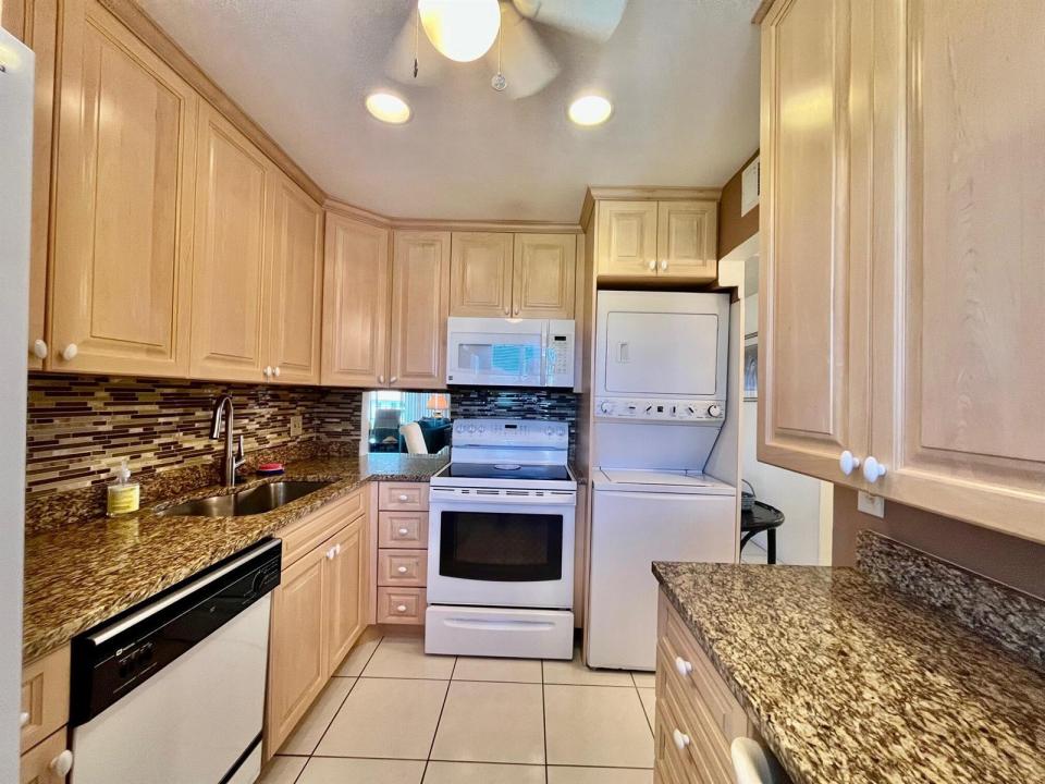 4090 TIVOLI Court 301, Lake Worth, Флорида 33467, Соединенные Штаты