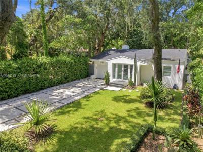 367 NE 86th St, El Portal, Florida 33138, USA