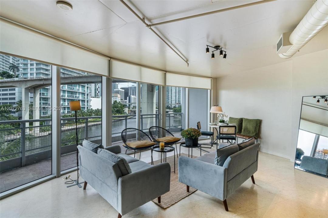 690 SW 1st Ct 501, Miami, Florida 33130, USA