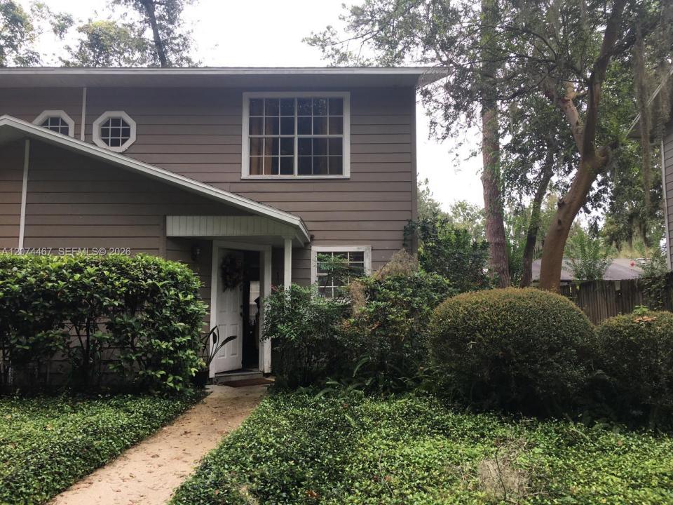 2871 SW 38 Place, Gainesville, Florida 32608, USA