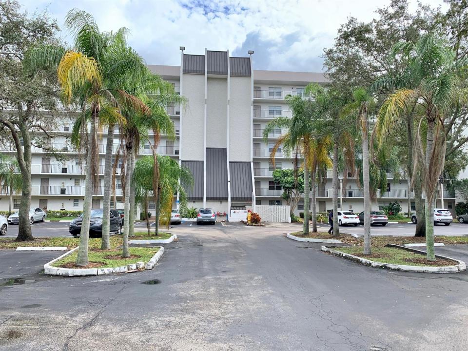 3100 W ROLLING HILLS Circle 309, Davie, Florida 33328, USA