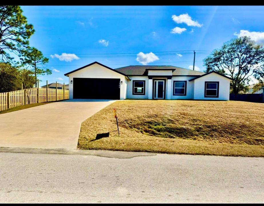 1260 Larkspur SE Street, Palm Bay, Floride 32909, États-Unis