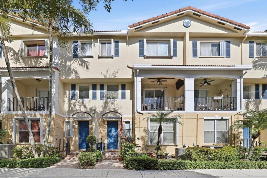 2905 S Greenleaf Circle, Boynton Beach, Florida 33426, USA