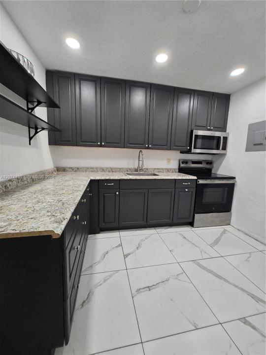 154 NW 14th Way B, Dania Beach, Floride 33004, États-Unis