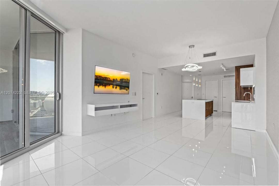 851 NE 1st Ave 1506, Miami, Florida 33132, Stati Uniti