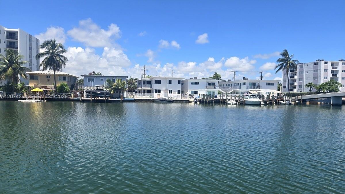 8024 Tatum Waterway Dr 6B, Miami Beach, Flórida 33141, Estados Unidos