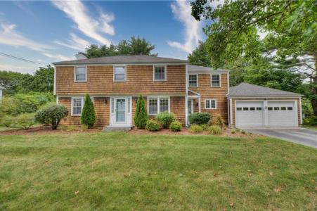 8 Lee Road, Barrington, Rhode Island 02806, USA
