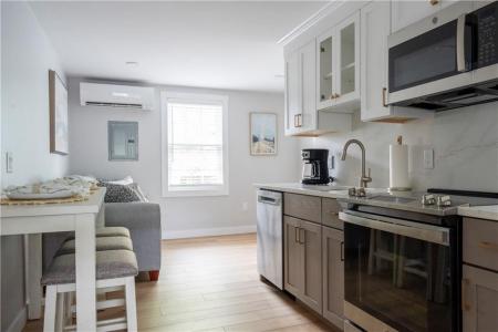 43 Franklin Street 3, Newport, Rhode Island 02840, USA