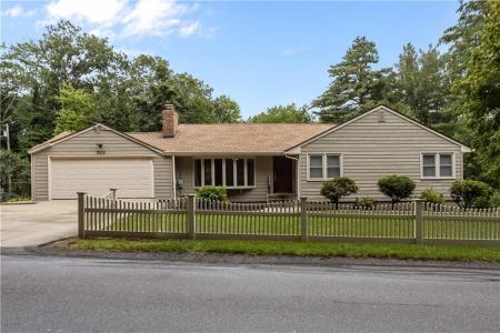 703 Pound Hill Road, North Smithfield, Rhode Island 02896, USA