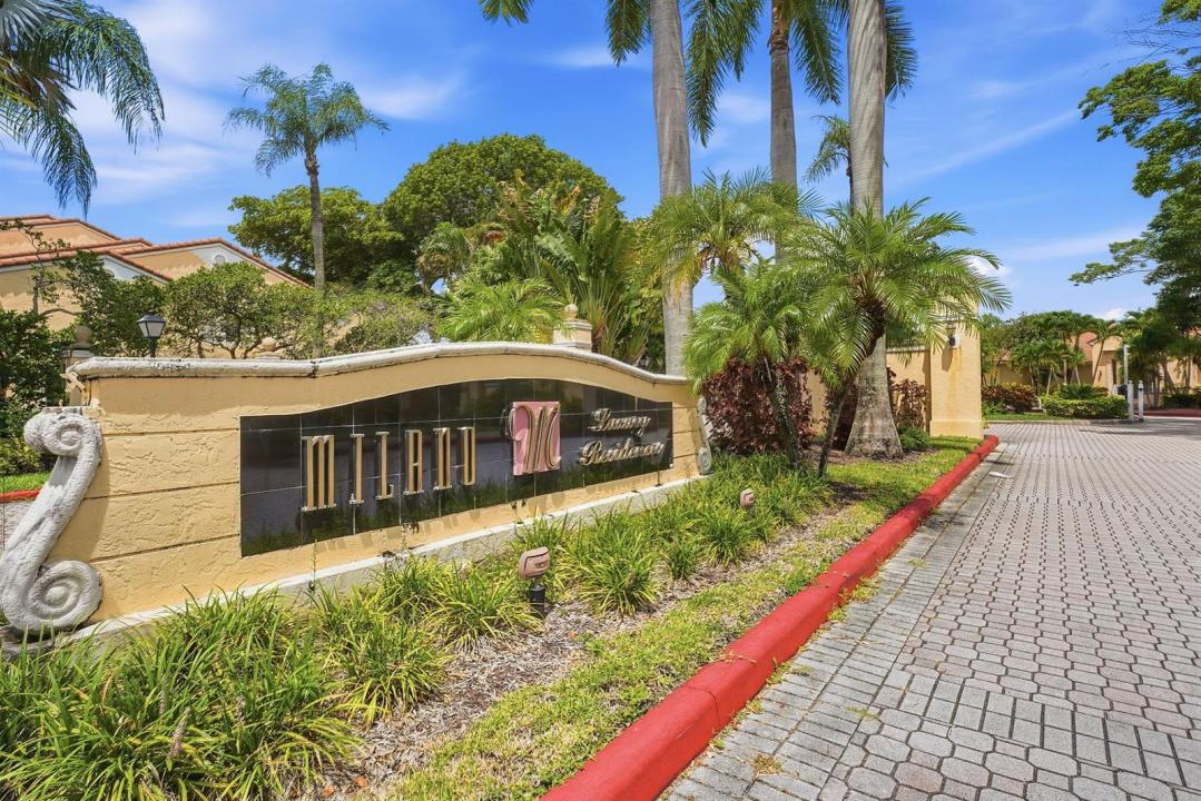 1707 VILLAGE Boulevard 108, West Palm Beach, Florida 33409, USA