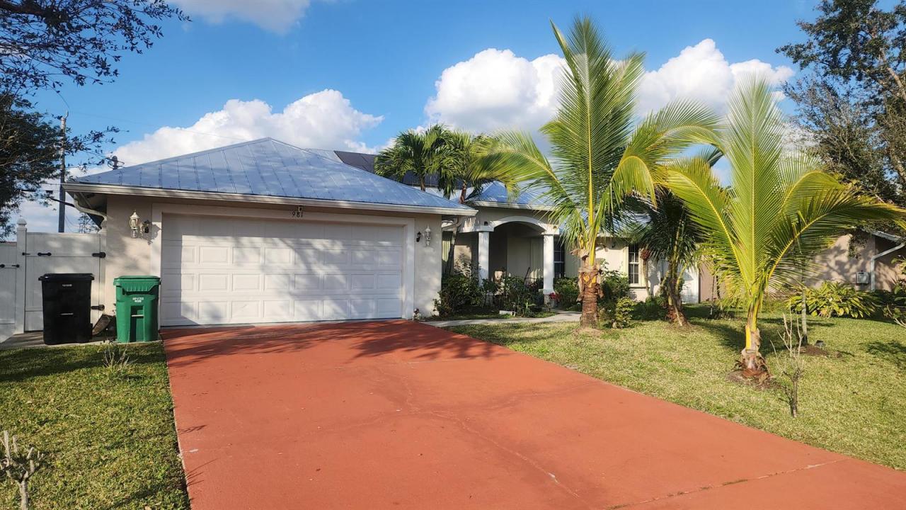 981 SW McCracken Avenue, Port St. Lucie, Флорида 34953, Соединенные Штаты