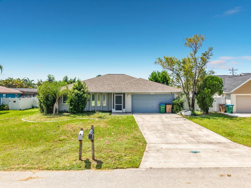1832 SE Van Loon Terrace, Cape Coral, Florida 33990, Stati Uniti