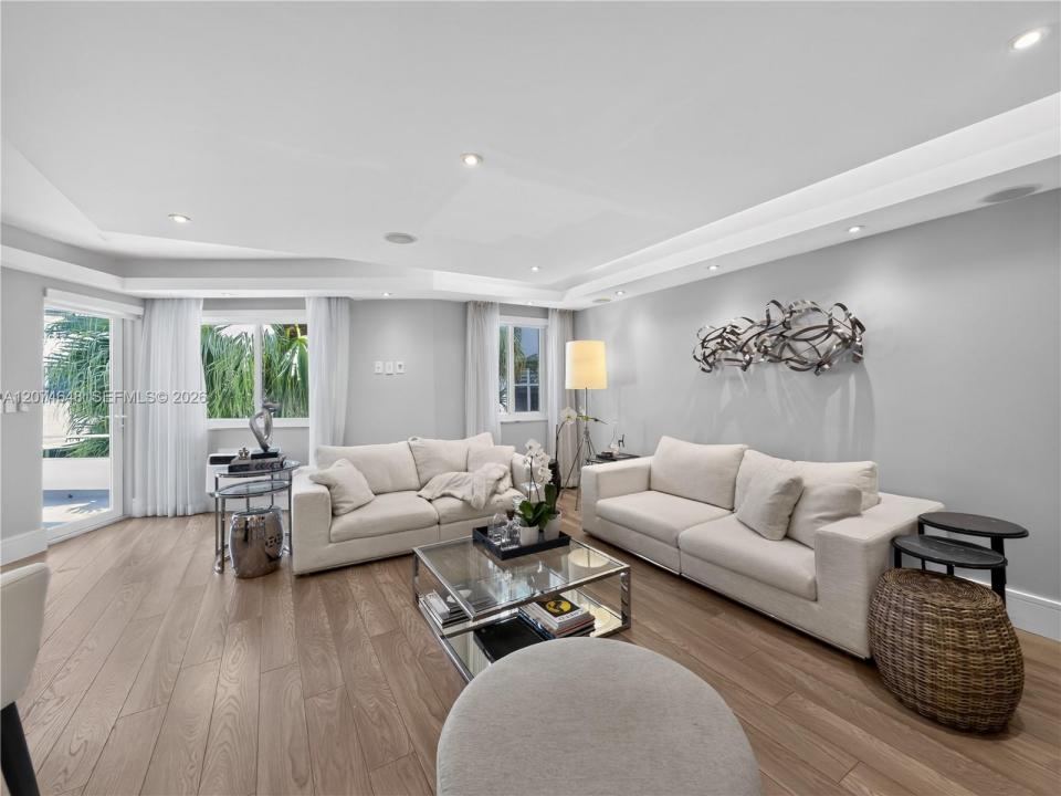 10190 Collins Ave 204, Bal Harbour, Floride 33154, États-Unis