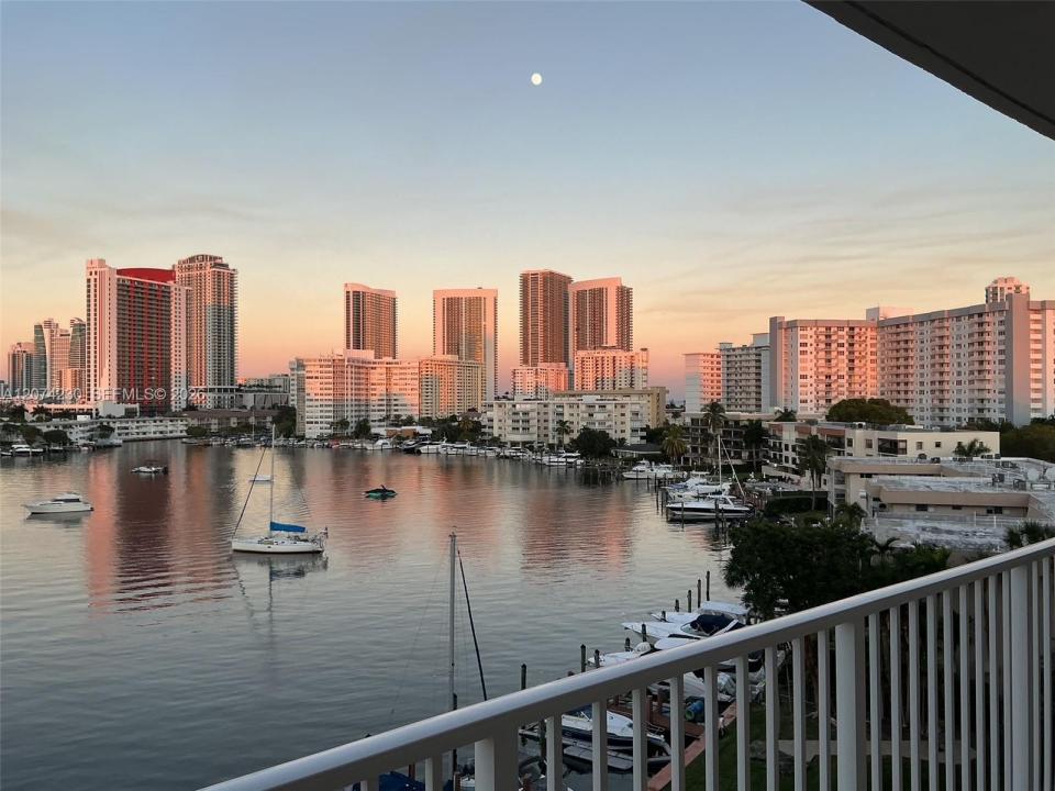 Hallandale Beach, Floride 33009, États-Unis