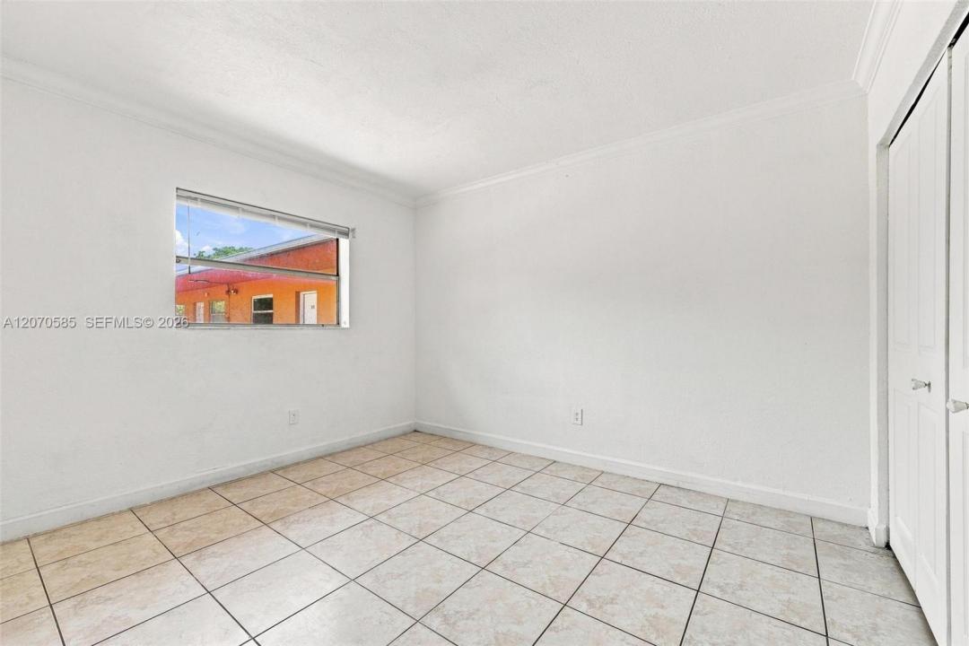 1245 W 24th St 223, Hialeah, Floryda 33010, USA