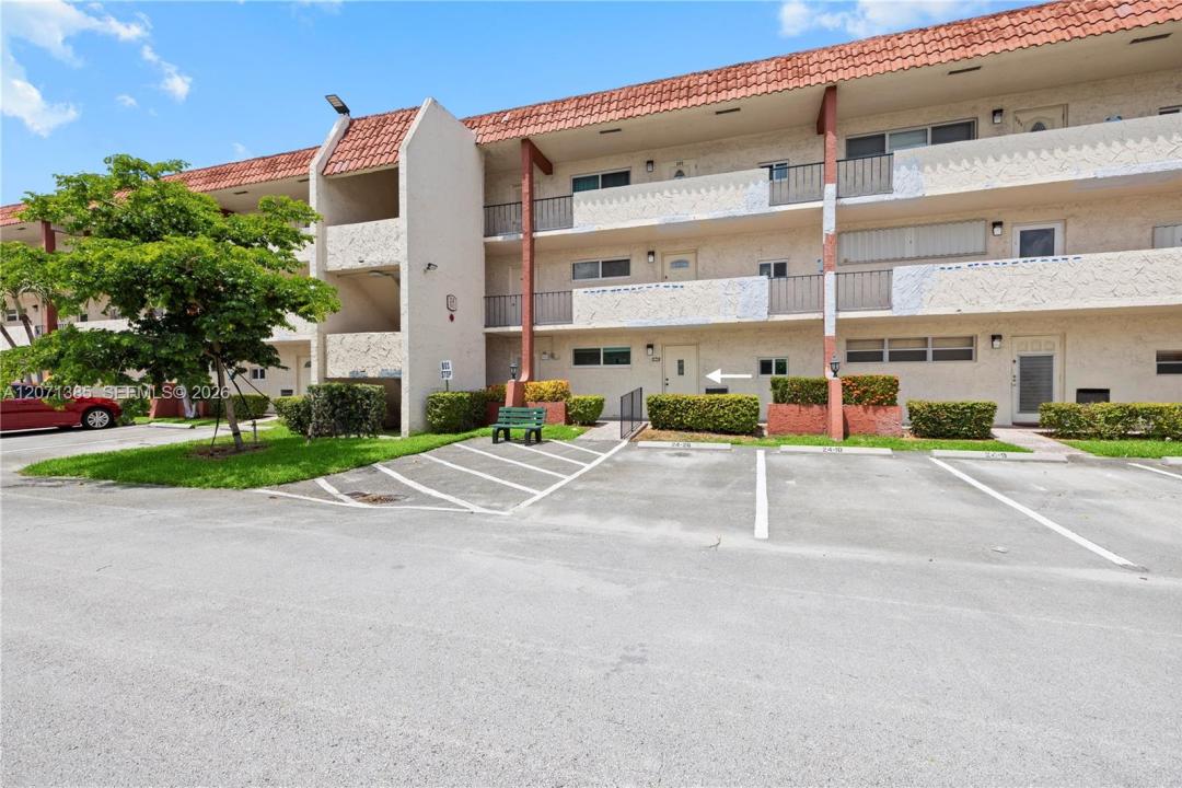 811 S Hollybrook Dr 105, Pembroke Pines, Floride 33025, États-Unis
