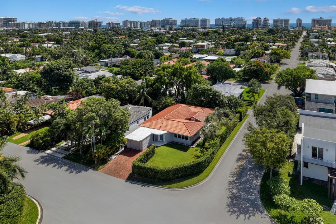 8901 Hawthorne Ave, Surfside, Floride 33154, États-Unis