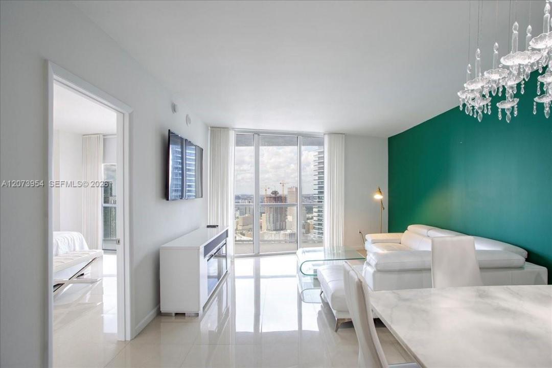 465 Brickell Ave 4306, Miami, Florida 33131, USA