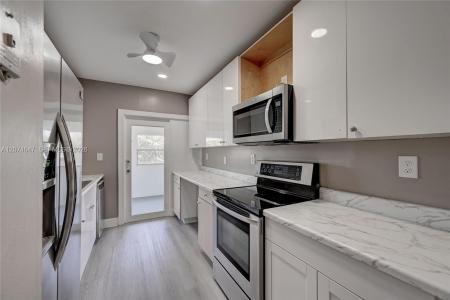 2700 Riverside Dr 303-B, Coral Springs, Florida 33065, USA