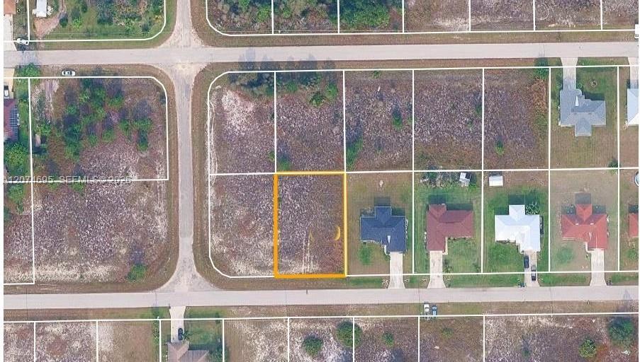 1235 DECATURE ST E, Lehigh Acres, Florida 33974, USA