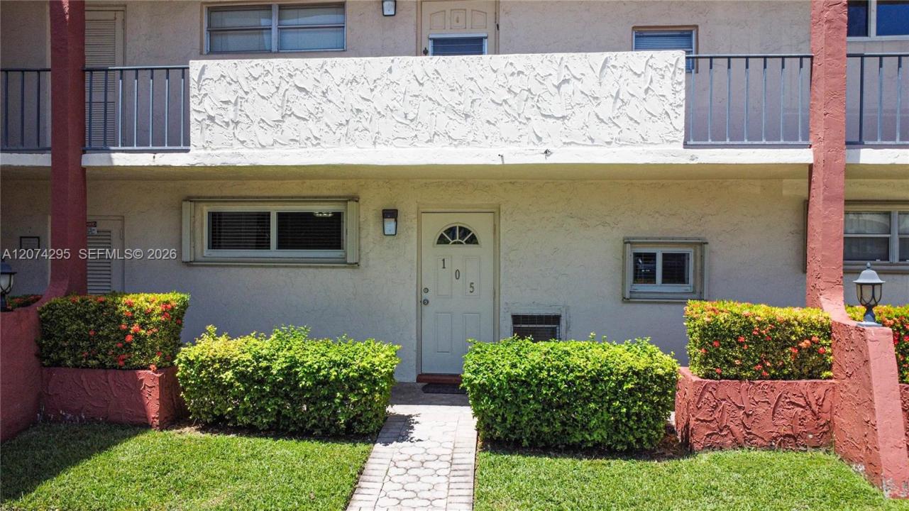 300 S Hollybrook Dr 105, Pembroke Pines, Floride 33025, États-Unis