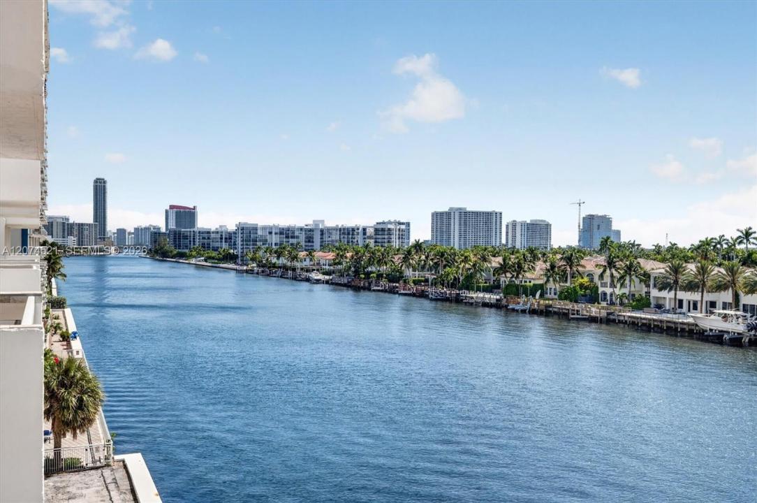 1500 S Ocean Dr 5E, Hollywood, Florida 33019, USA