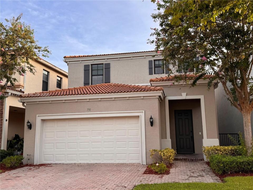 731 NE 193rd St 731, Miami, Floride 33179, États-Unis