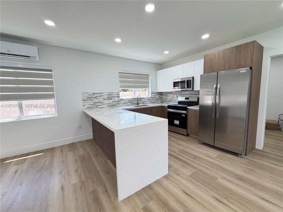 311 SW 27th Ave 317, Miami, Florida 33135, Stati Uniti