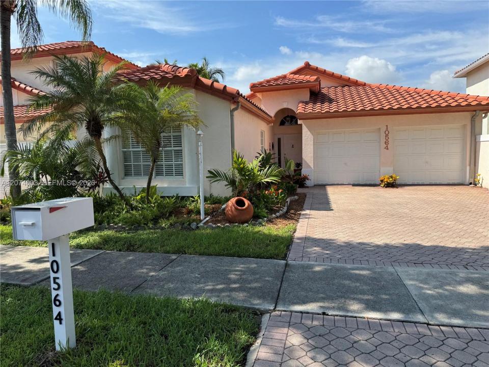 10564 NW 57th St, Doral, Florida 33178, USA