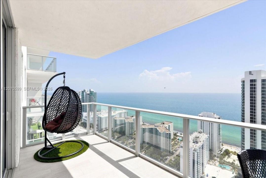 4010 S Ocean Dr T3909, Hollywood, Florida 33019, USA