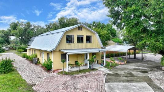 123 Riverbend Dr, La Belle, Floride 33935, États-Unis