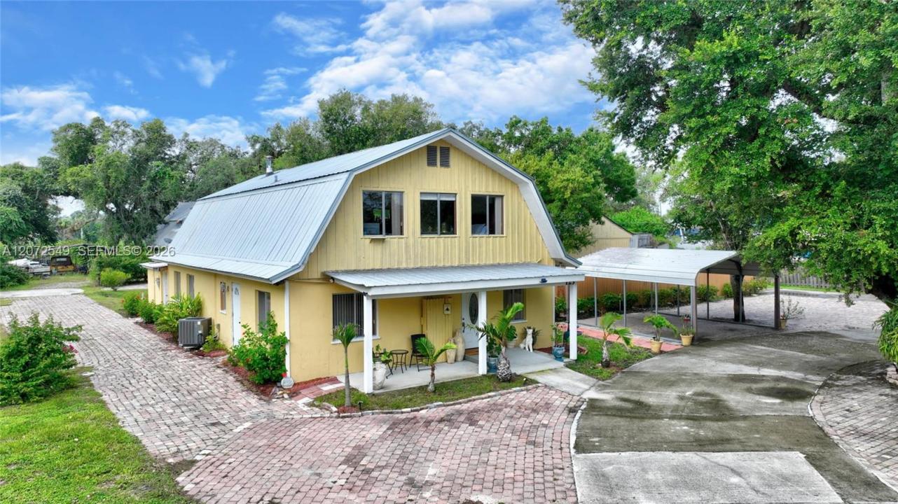 123 Riverbend Dr, La Belle, Floride 33935, États-Unis