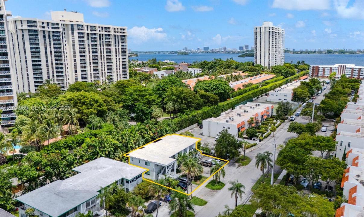 1385 NE 105th St, Miami Shores, Floride 33138, États-Unis