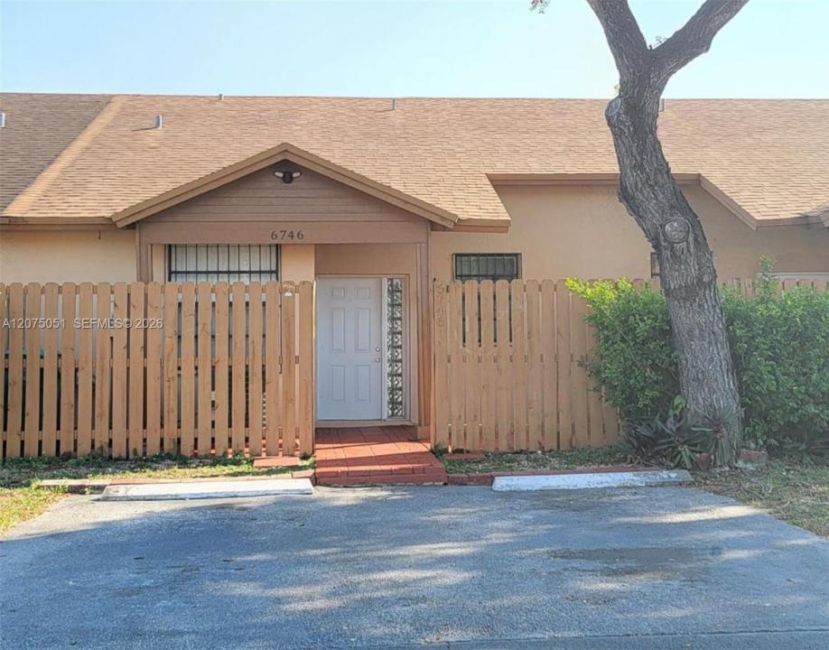 6746 NW 188th Ter, Hialeah, Floride 33015, États-Unis