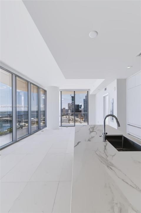 1400 Biscayne Blvd 3501, Miami, Флорида 33132, Соединенные Штаты