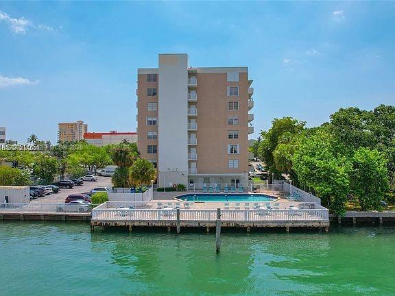 1455 N Treasure Dr PH-H, North Bay Village, Floride 33141, États-Unis