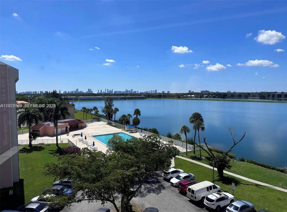 20850 San Simeon Way 603-5, Miami, Florida 33179, USA