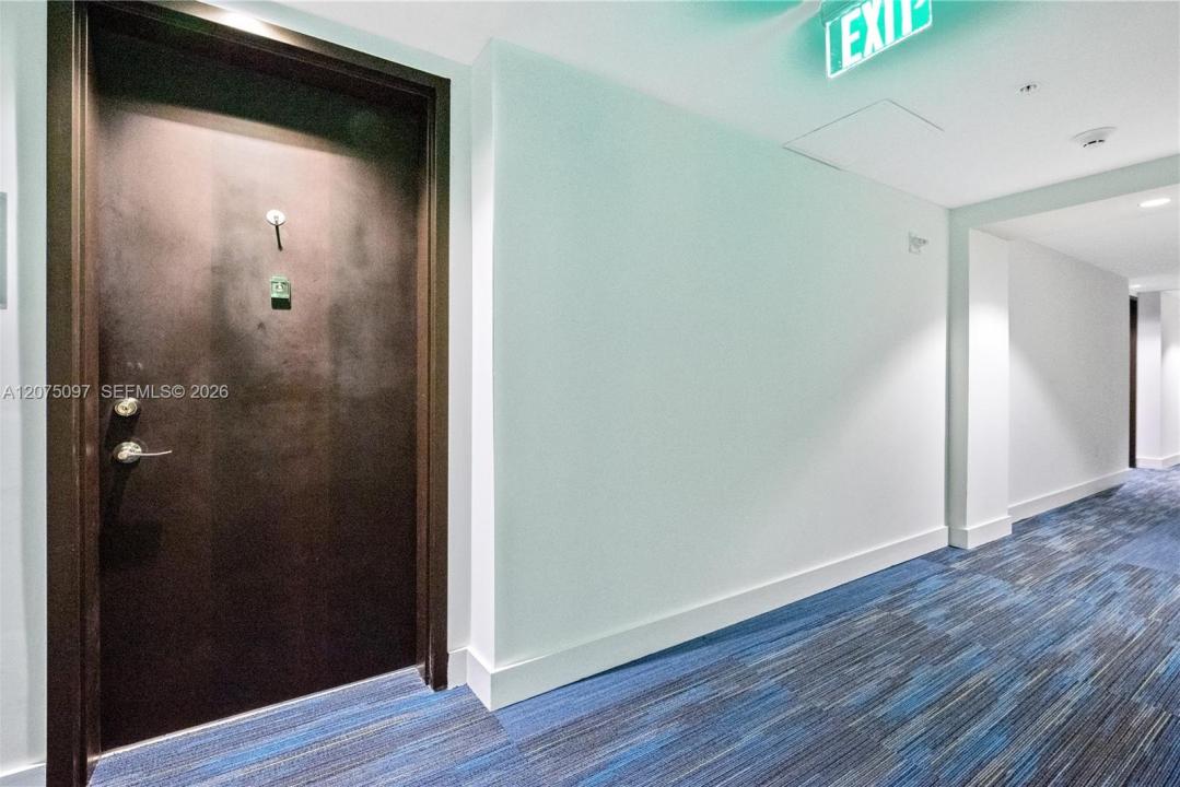 999 SW 1st Ave 2504, Miami, Floride 33130, États-Unis