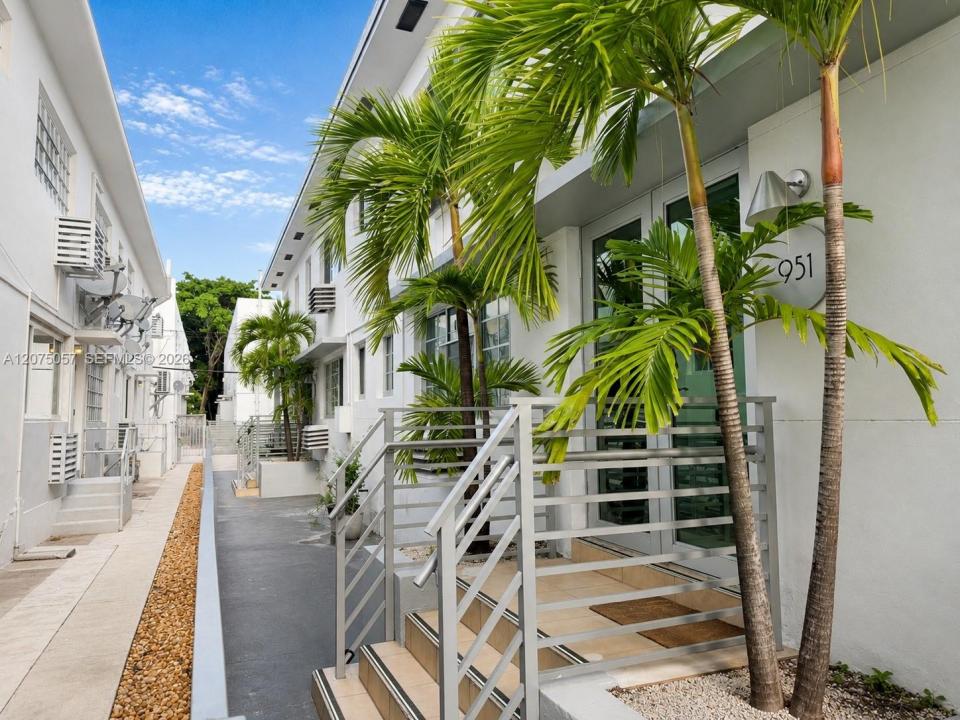 951 Jefferson Ave 2, Miami Beach, Florida 33139, USA