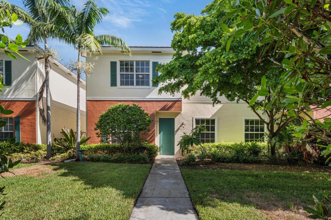 144 SW 7th Court, Pompano Beach, Florida 33060, USA